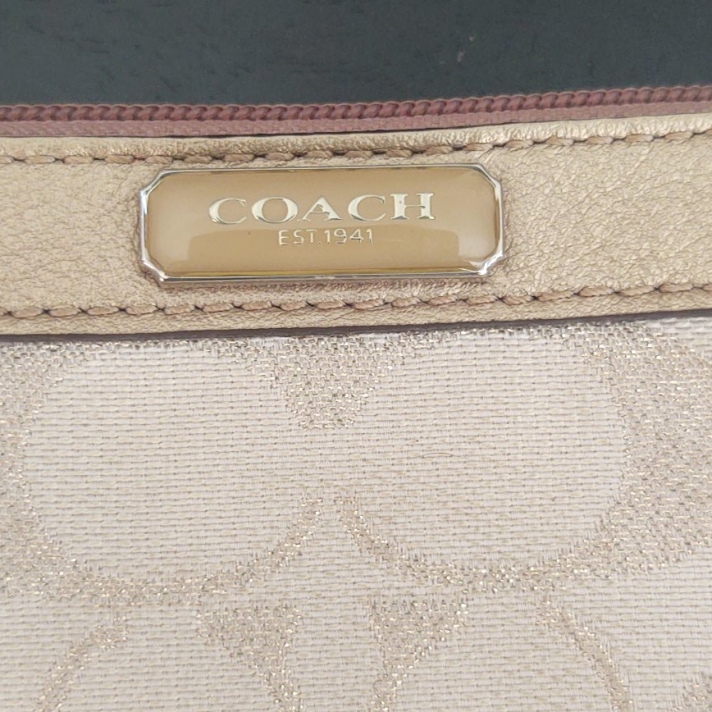 Coach wristlet purse - Picture 2 of 4